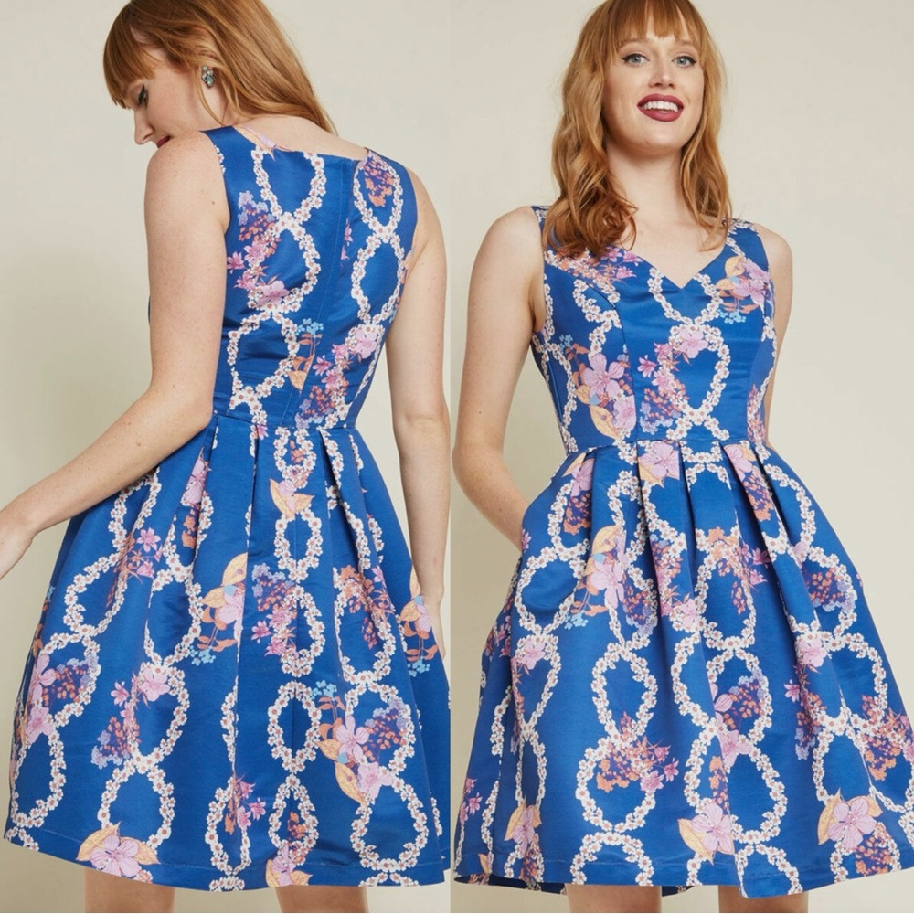 Modcloth Beautiful You Fit Flare Dress NEW Size Small